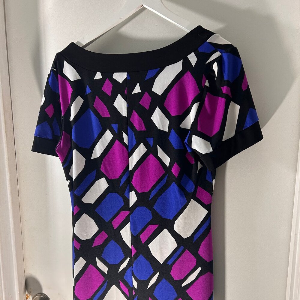 Studio by Tiana B Geometric Print Shift Dress in Size Large (Blue/Pink/Black) - Picture 4 of 10